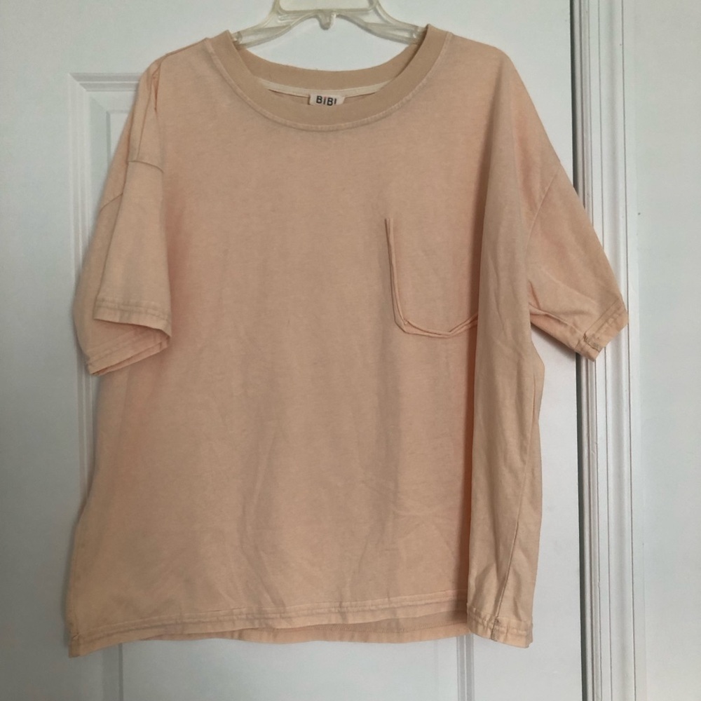 Bibi Cream Tee with Deconstructed Pocket Style